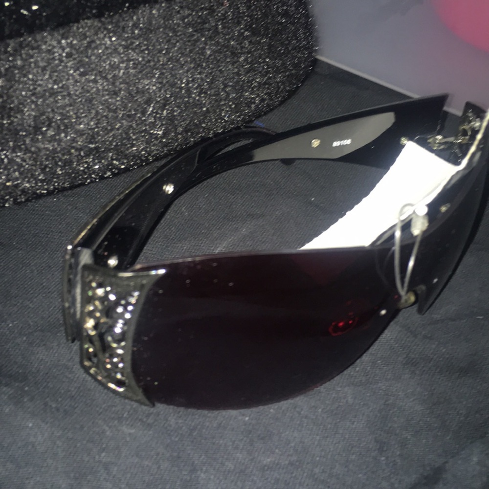 Sunglasses and case unknown brand SOLD